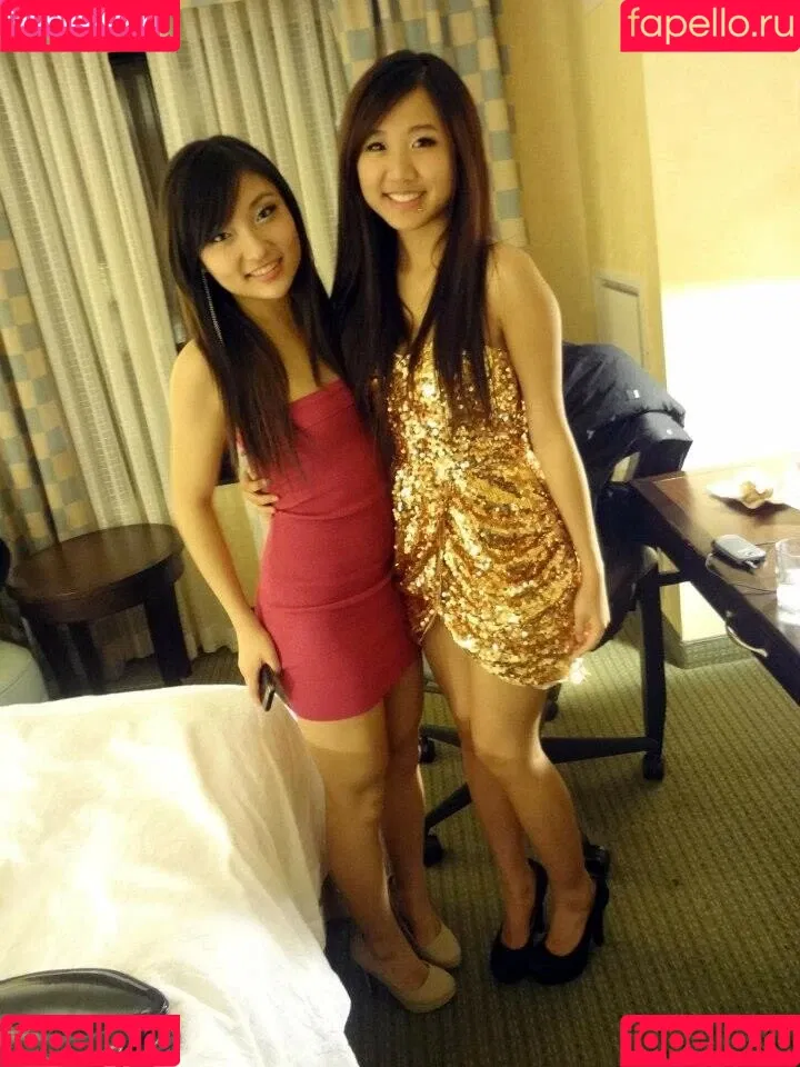 1260479805 / iseetan / seethefunny / siitan.irl Onlyfans Photo Gallery 