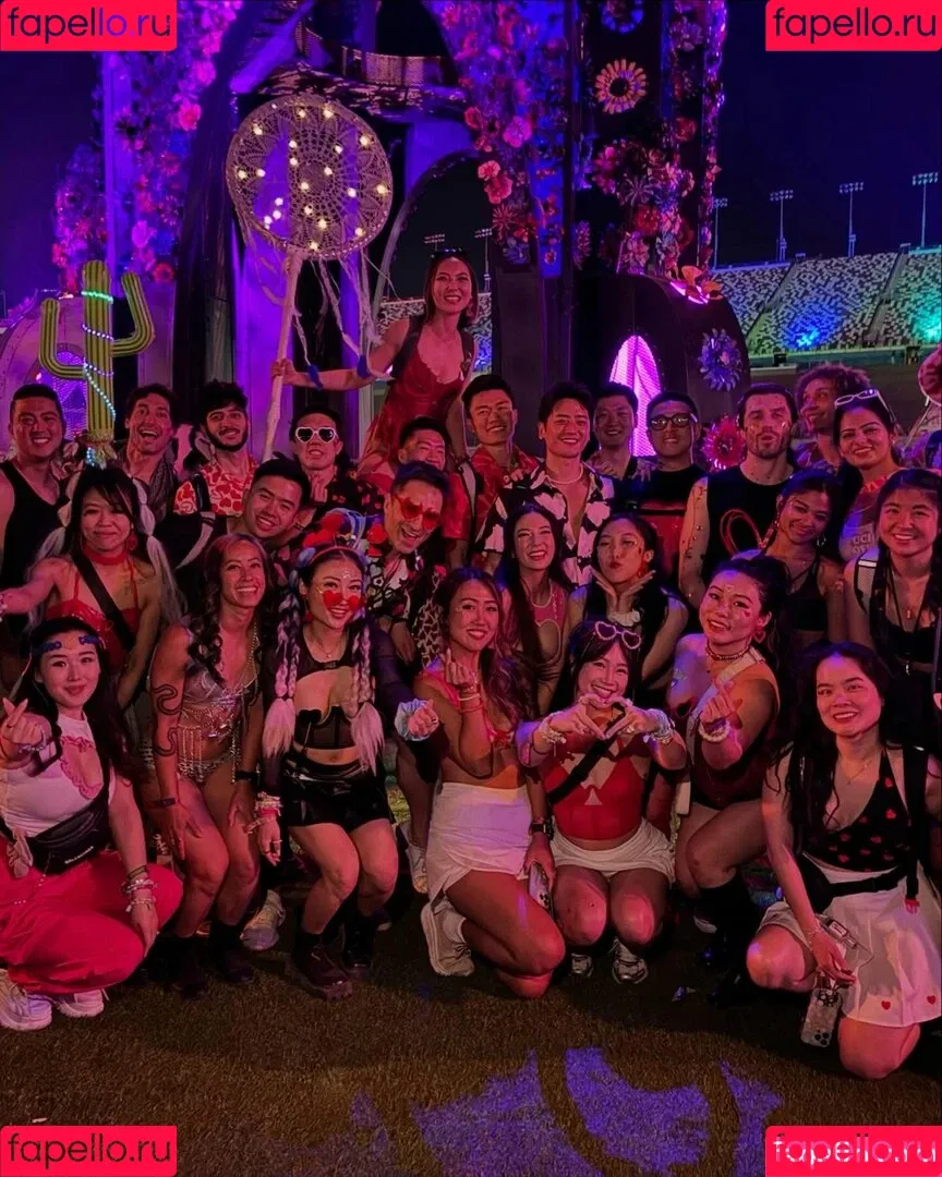 1260479805 / iseetan / seethefunny / siitan.irl Onlyfans Photo Gallery 