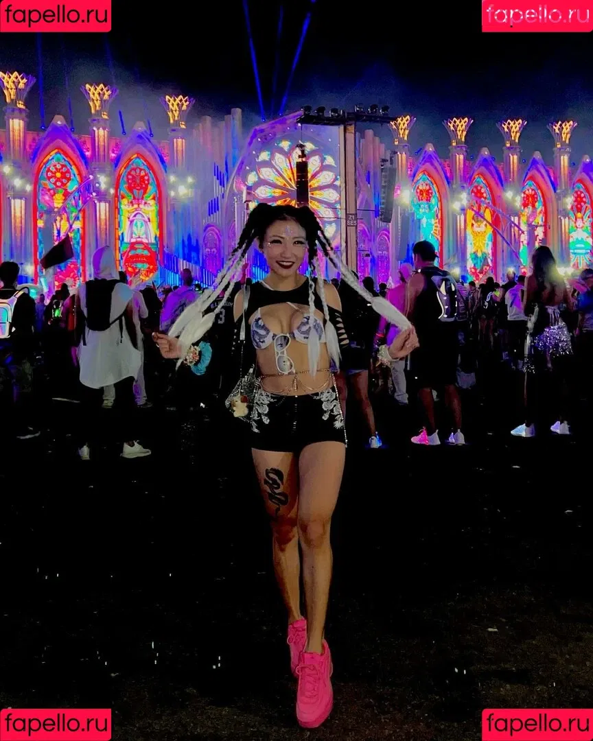 1260479805 / iseetan / seethefunny / siitan.irl Onlyfans Photo Gallery 