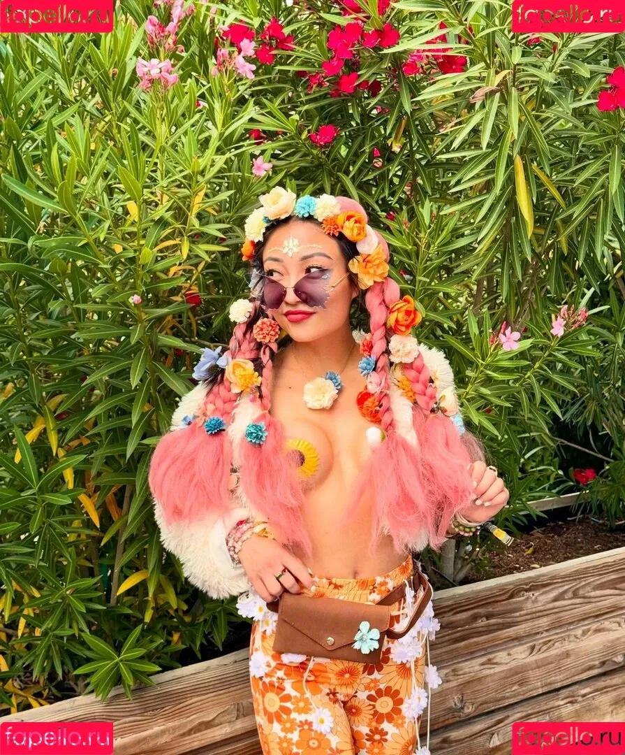 1260479805 / iseetan / seethefunny / siitan.irl Onlyfans Photo Gallery 