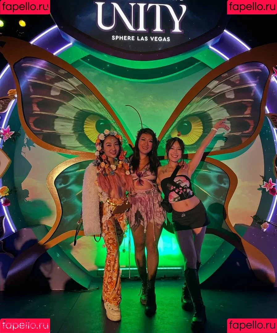 1260479805 / iseetan / seethefunny / siitan.irl Onlyfans Photo Gallery 