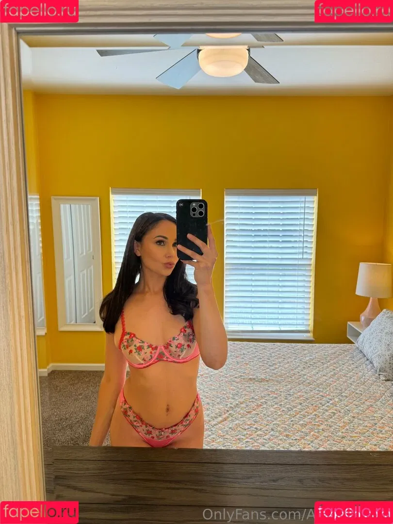 Ariana Marie / MsArianaMarie / arianamarie Onlyfans Photo Gallery 