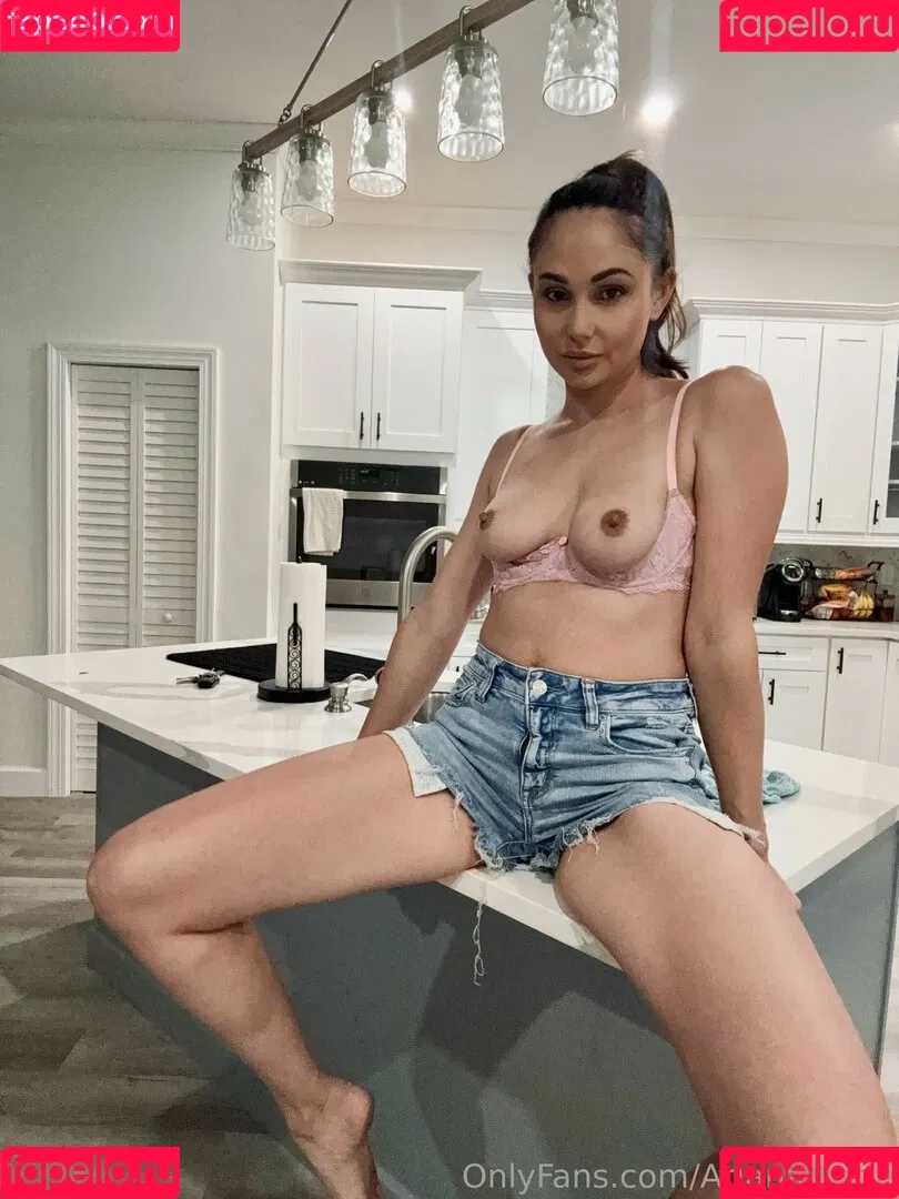 Ariana Marie / MsArianaMarie / arianamarie Onlyfans Photo Gallery 