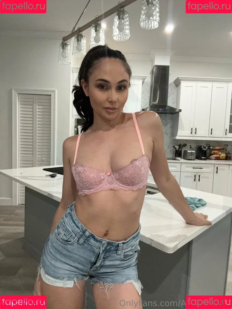 Ariana Marie / MsArianaMarie / arianamarie Onlyfans Photo Gallery 