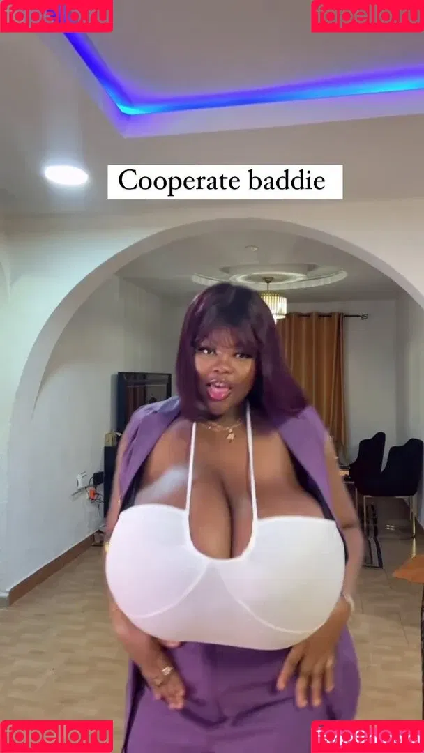 Chioma Lovv / chiomalovv Onlyfans Photo Gallery 