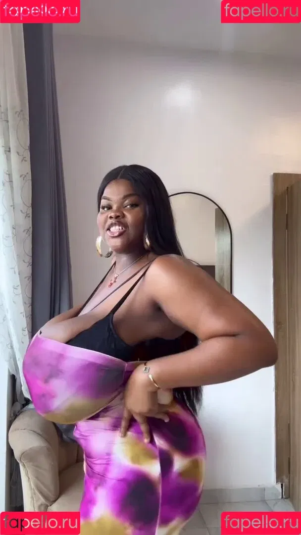 Chioma Lovv / chiomalovv Onlyfans Photo Gallery 