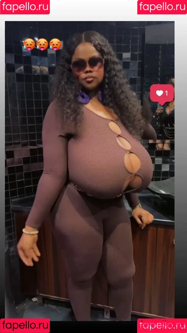 Chioma Lovv / chiomalovv Onlyfans Photo Gallery 