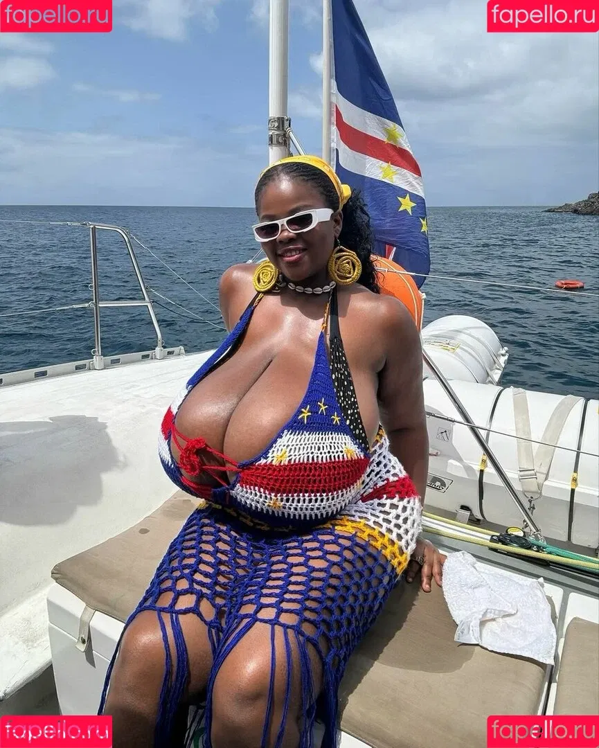 Chioma Lovv / chiomalovv Onlyfans Photo Gallery 
