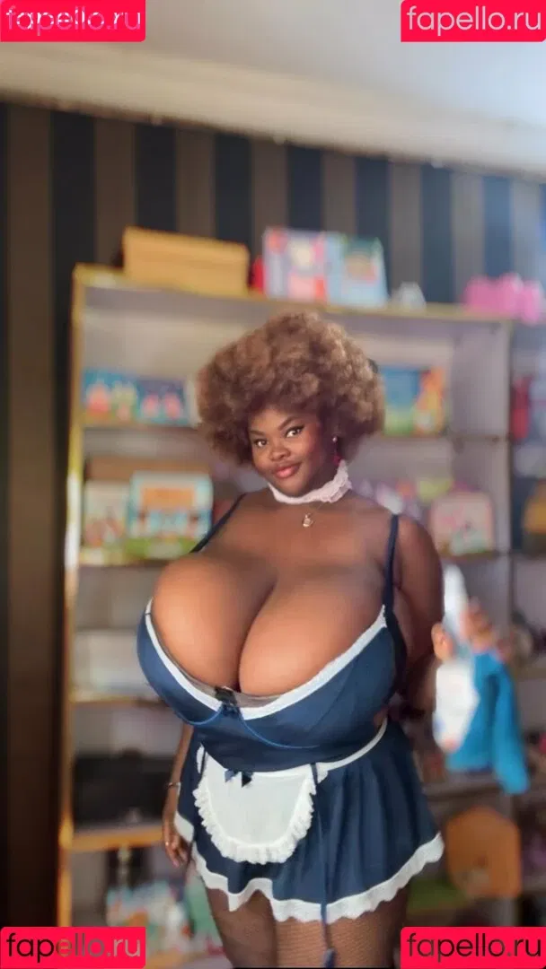 Chioma Lovv / chiomalovv Onlyfans Photo Gallery 