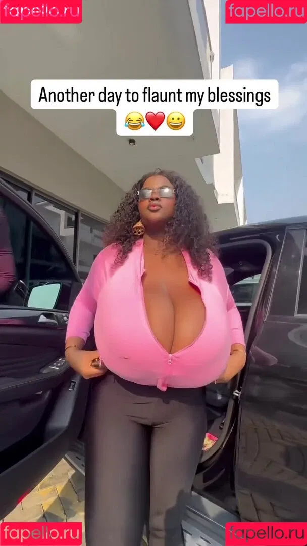 Chioma Lovv / chiomalovv Onlyfans Photo Gallery 