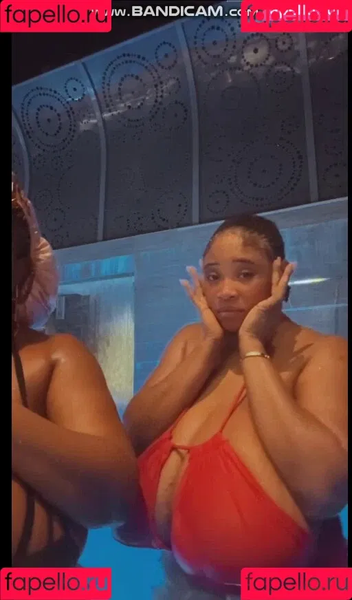 Chioma Lovv / chiomalovv Onlyfans Photo Gallery 