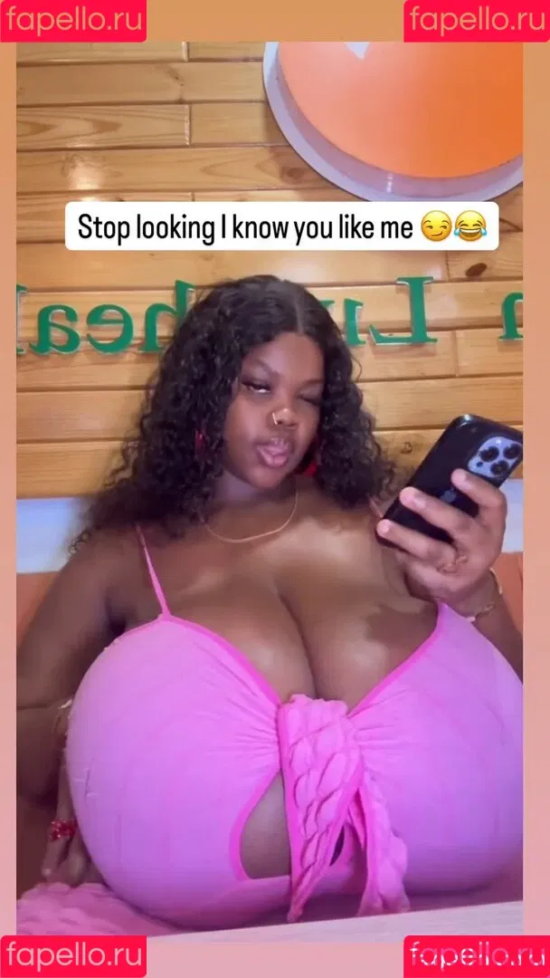 Chioma Lovv / chiomalovv Onlyfans Photo Gallery 