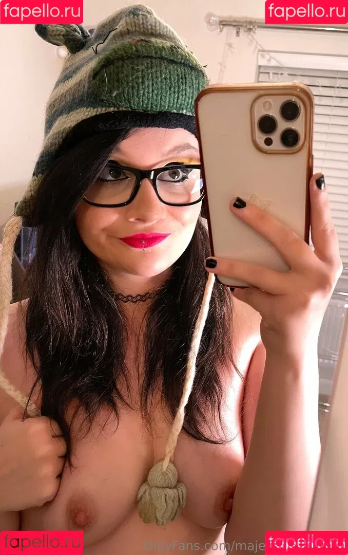 dude_you_fugly / majesticafunicorn / majesticnudes Onlyfans Photo Gallery 