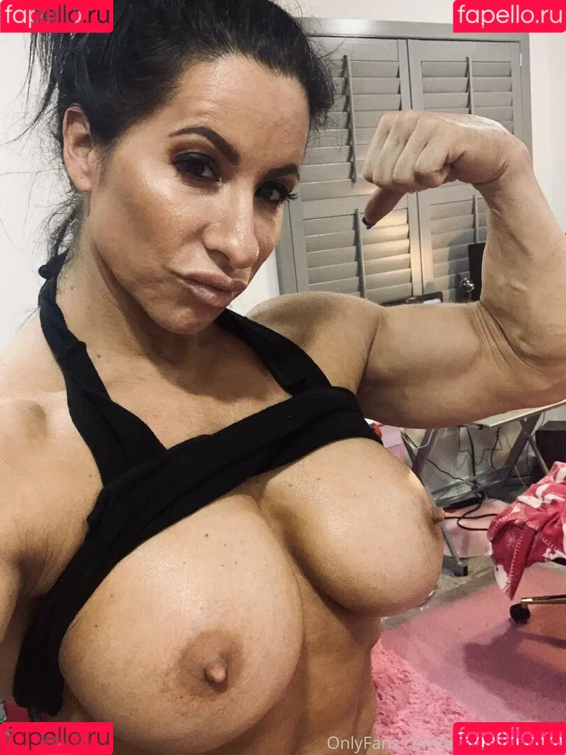 angelasalvagno / muscleexotica Onlyfans Photo Gallery 