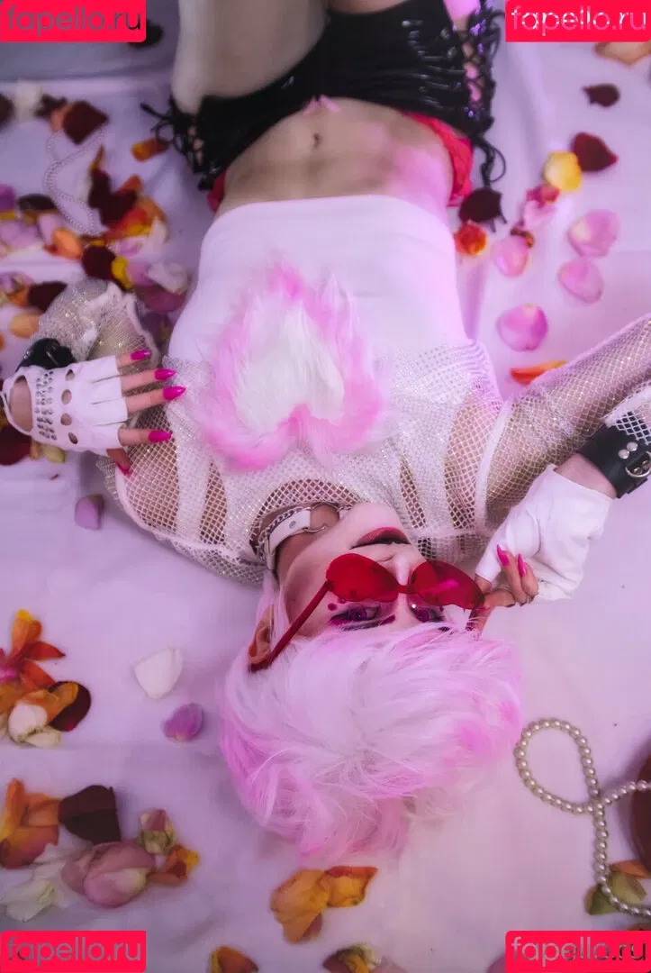 anyuser / vega.cos Onlyfans Photo Gallery 