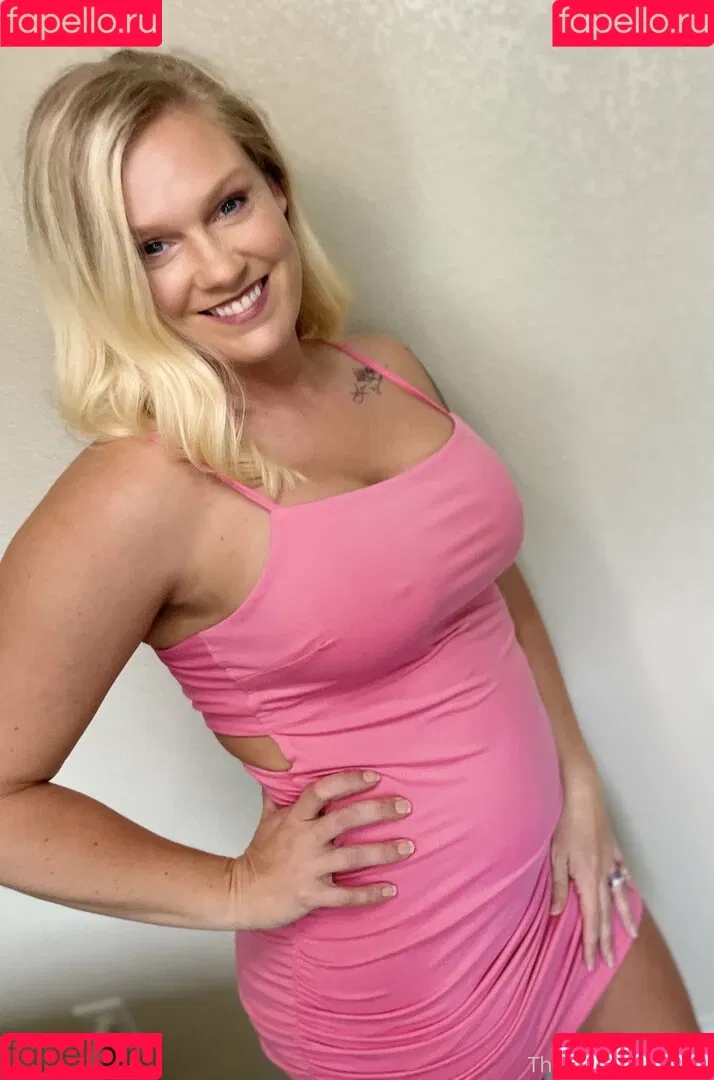 sadie_andrews / sadieandrews Onlyfans Photo Gallery 