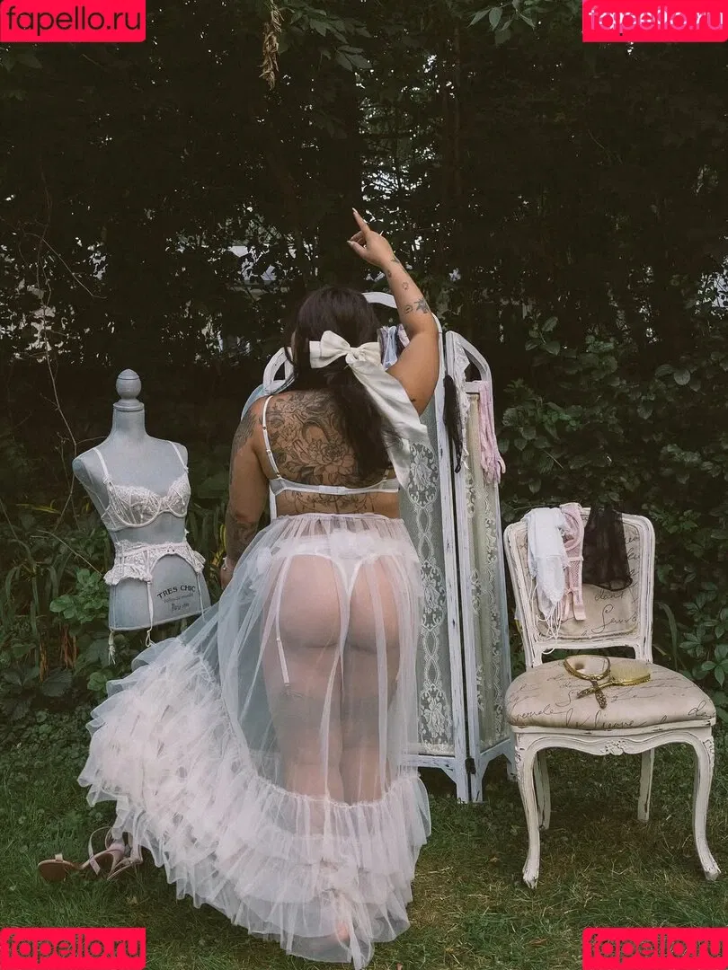 Mee Wang / m34tymeeow / meeciwang Onlyfans Photo Gallery 