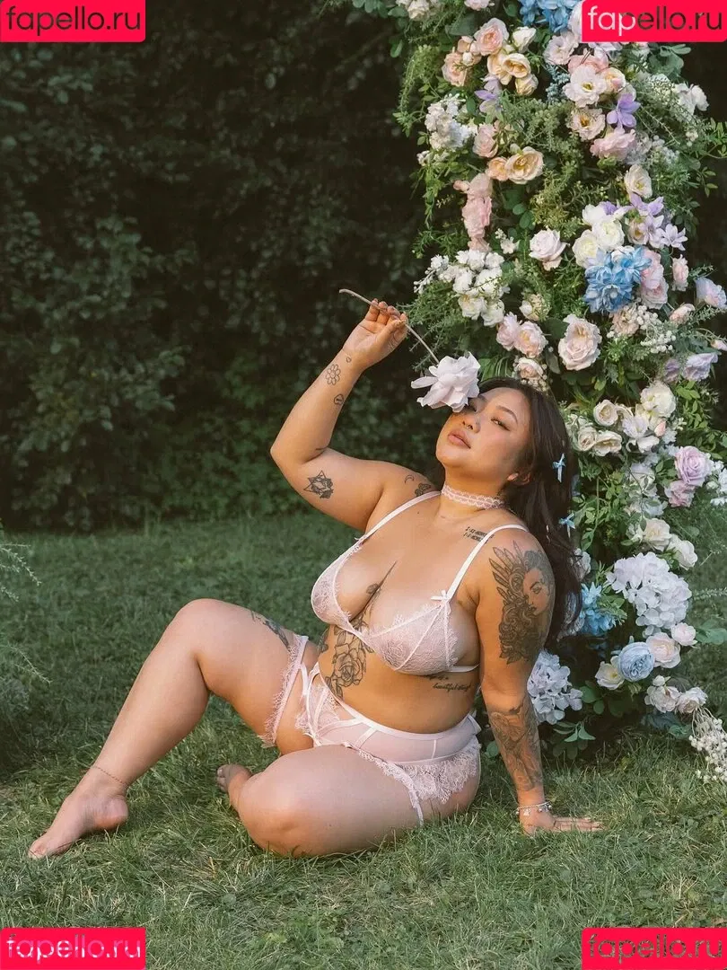 Mee Wang / m34tymeeow / meeciwang Onlyfans Photo Gallery 