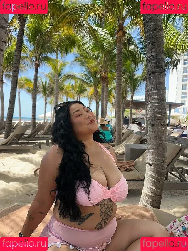 Mee Wang / m34tymeeow / meeciwang Onlyfans Photo Gallery 