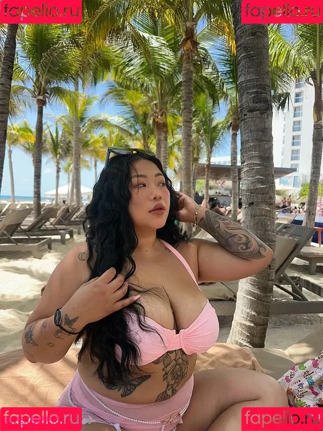 Mee Wang / m34tymeeow / meeciwang Onlyfans Photo Gallery 