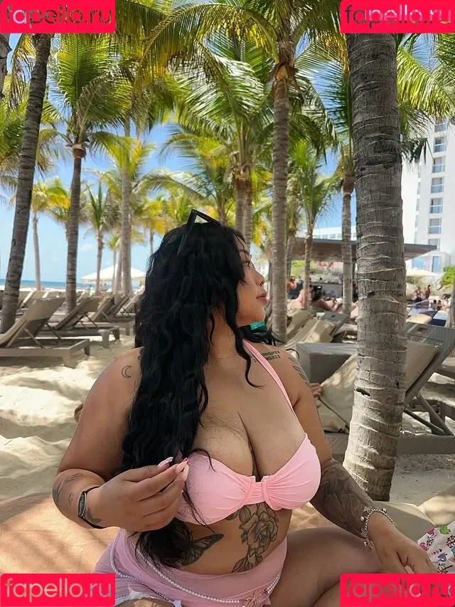 Mee Wang / m34tymeeow / meeciwang Onlyfans Photo Gallery 