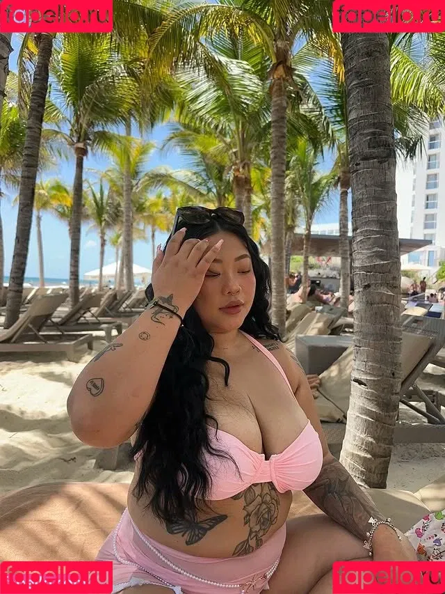 Mee Wang / m34tymeeow / meeciwang Onlyfans Photo Gallery 