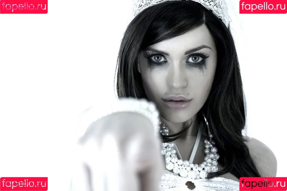 Violet Doll / monochromaticdoll / violetdoll / violetxxxdoll Onlyfans Photo Gallery 