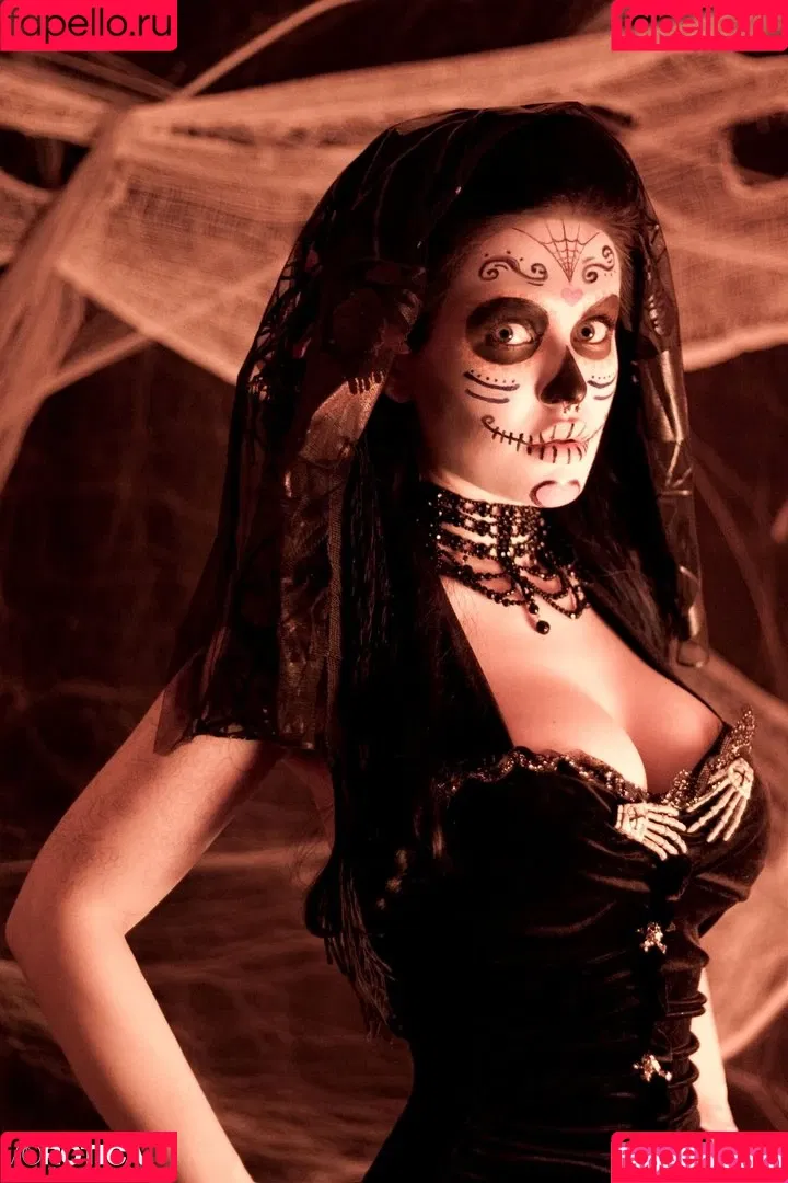 Violet Doll / monochromaticdoll / violetdoll / violetxxxdoll Onlyfans Photo Gallery 