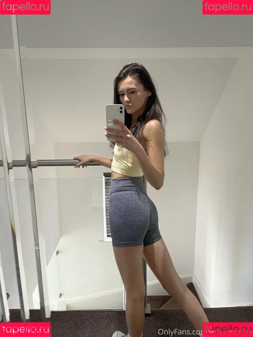 british_bananna / britishamianna Onlyfans Photo Gallery 