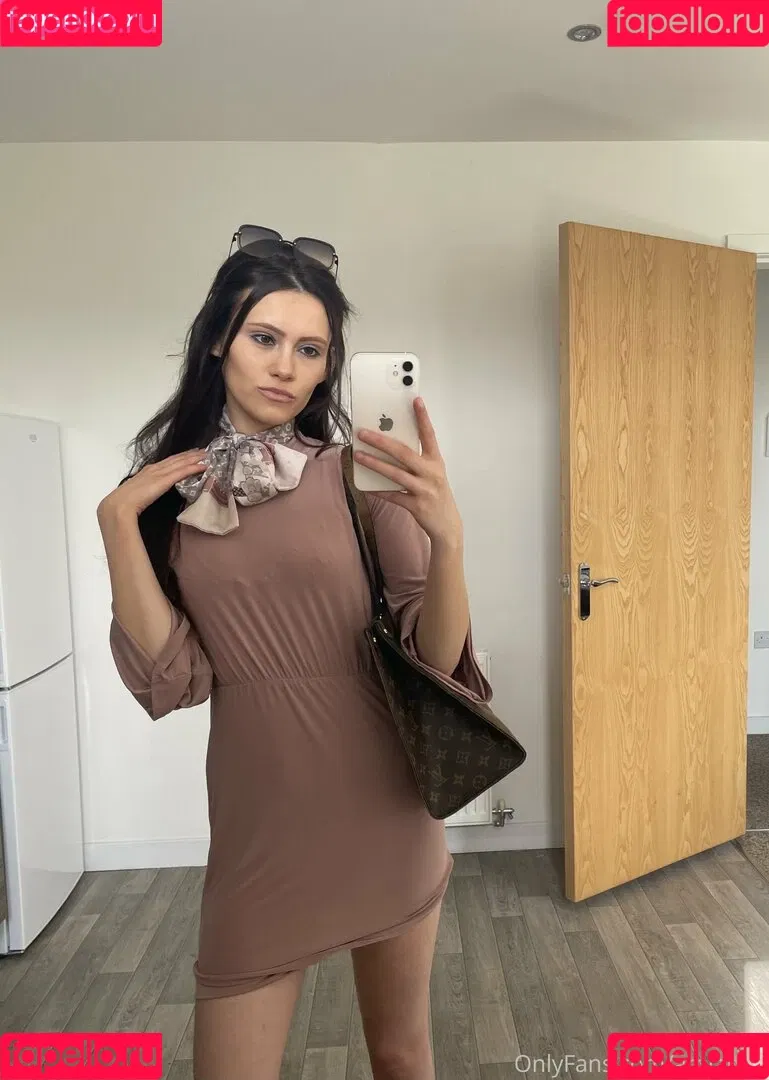 british_bananna / britishamianna Onlyfans Photo Gallery 