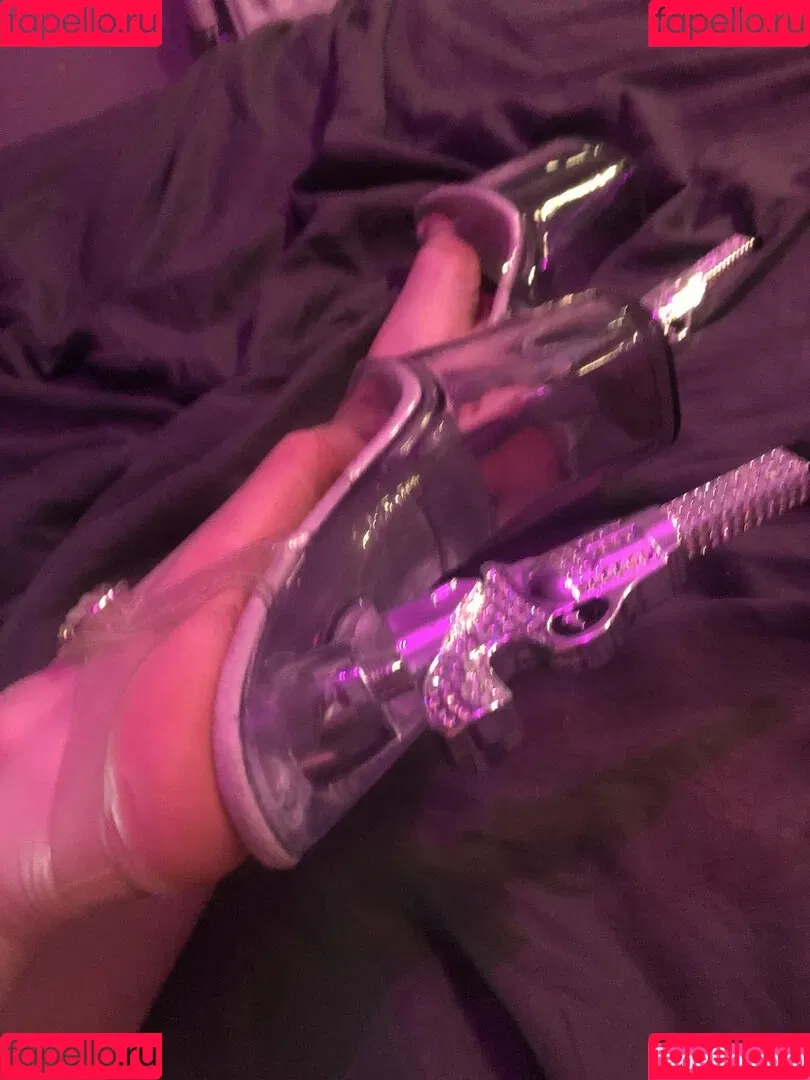 british_bananna / britishamianna Onlyfans Photo Gallery 