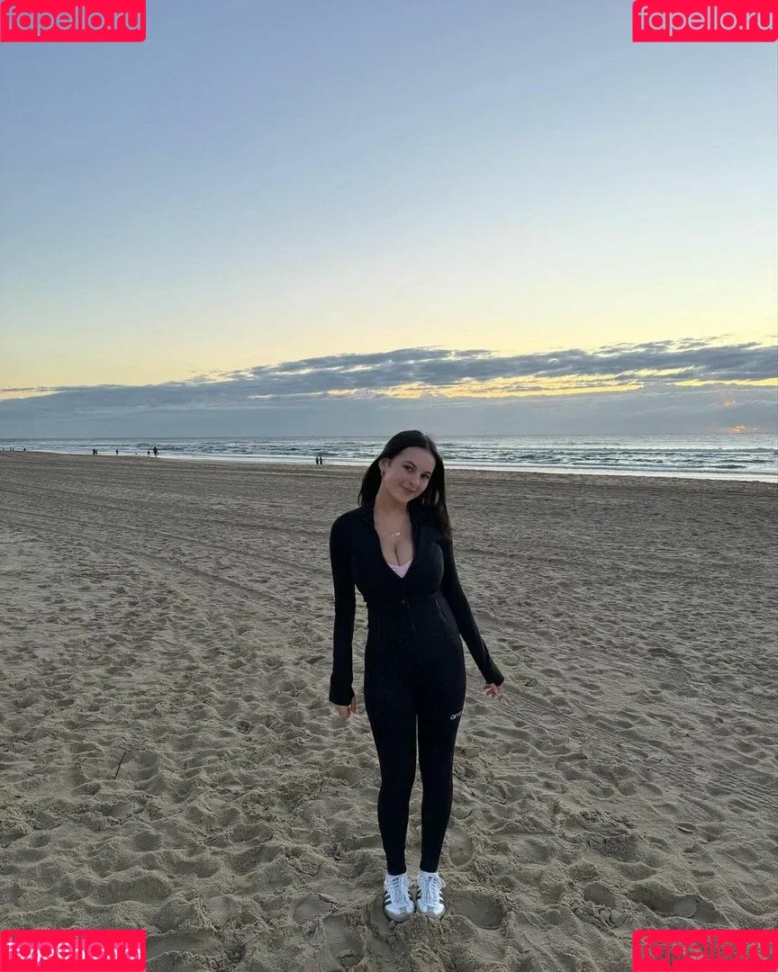 Ella Midgley / ellamiidgley Onlyfans Photo Gallery 