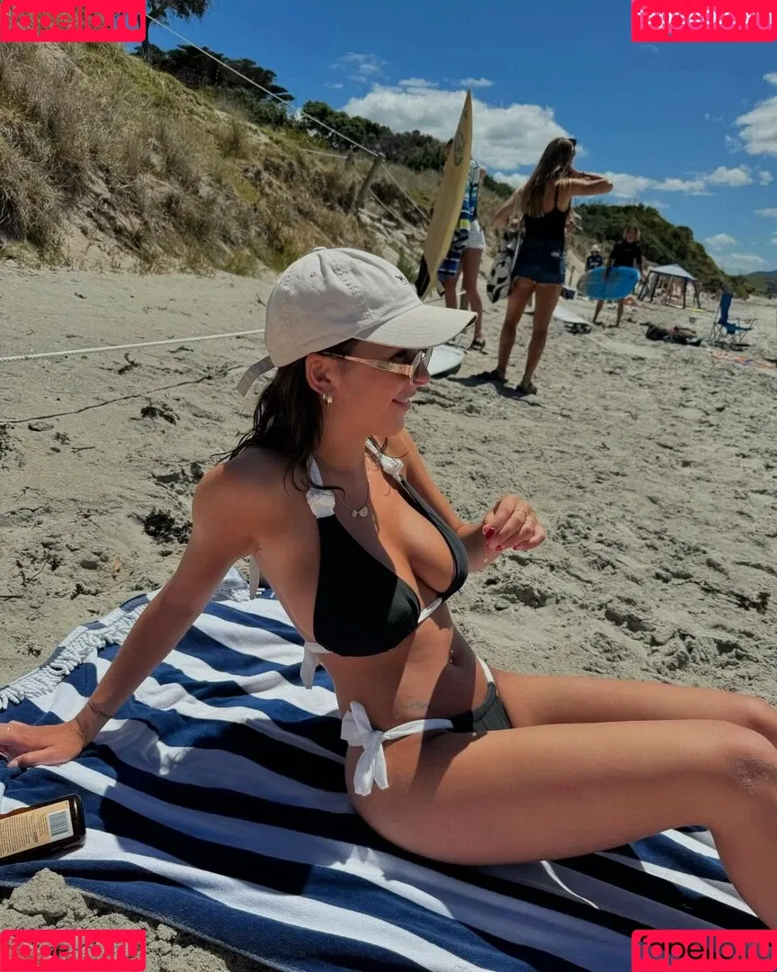 Ella Midgley / ellamiidgley Onlyfans Photo Gallery 