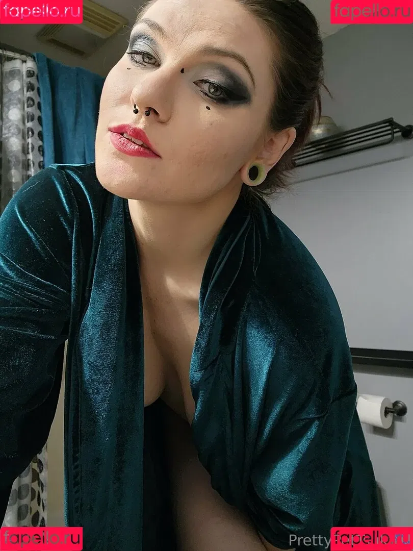 Erin Evelyn / Erin_Evelyn13 / Tsuki / erinevelyn2 / prettypettsuki Onlyfans Photo Gallery 