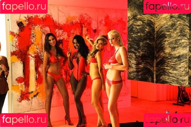 Charlotte Mckenna / Modelmouth / kennsss1 / model_mouth Onlyfans Photo Gallery 