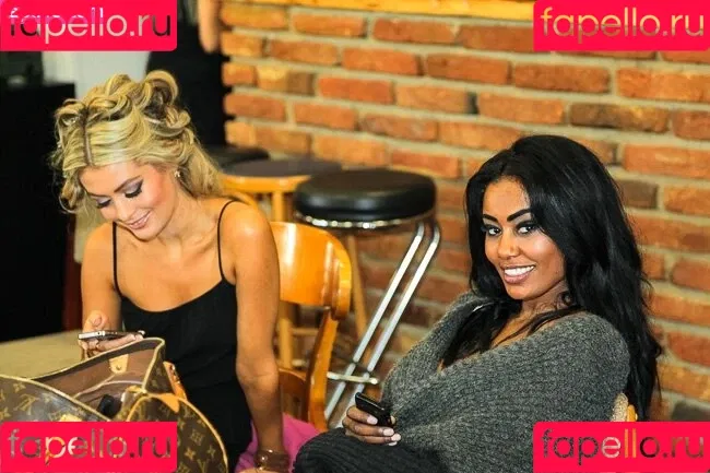 Charlotte Mckenna / Modelmouth / kennsss1 / model_mouth Onlyfans Photo Gallery 