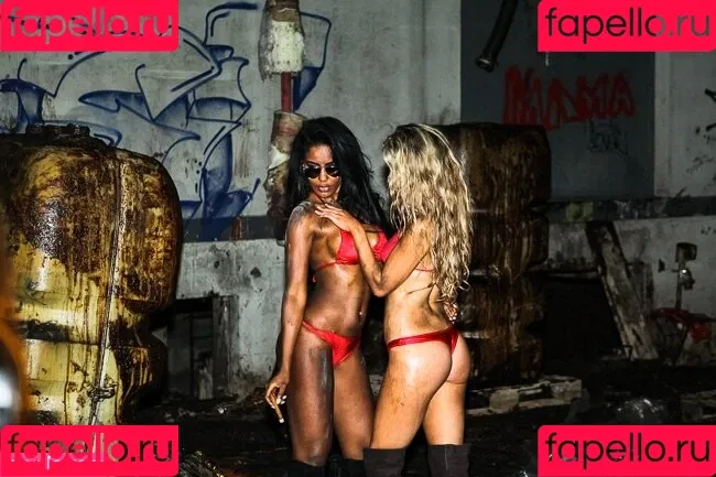 Charlotte Mckenna / Modelmouth / kennsss1 / model_mouth Onlyfans Photo Gallery 