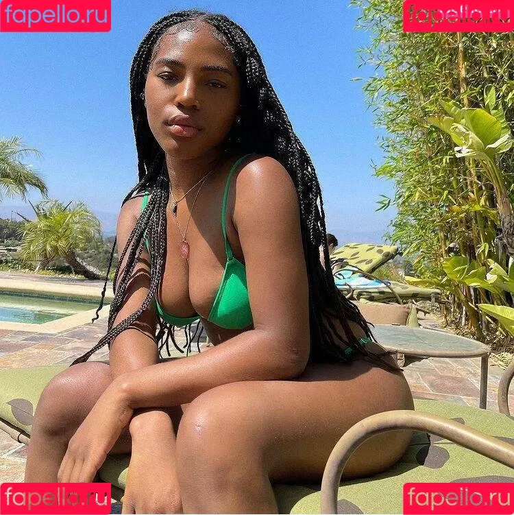 Quenlin Blackwell / quenblackwell Onlyfans Photo Gallery 