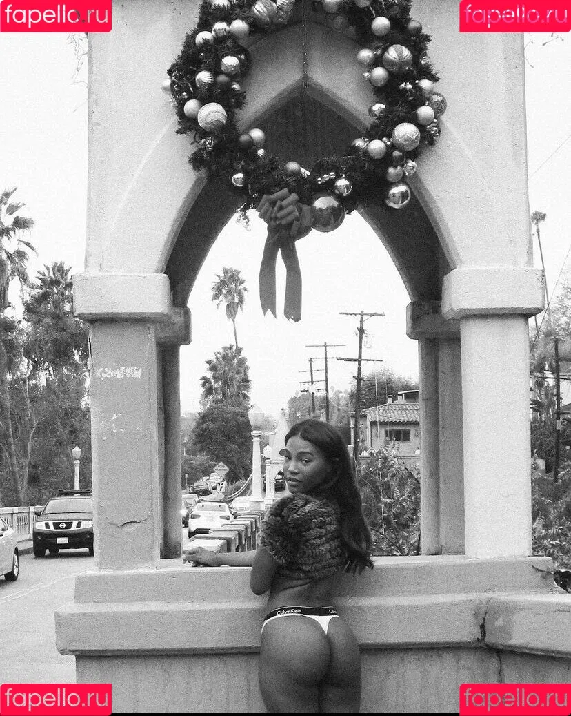 Quenlin Blackwell / quenblackwell Onlyfans Photo Gallery 