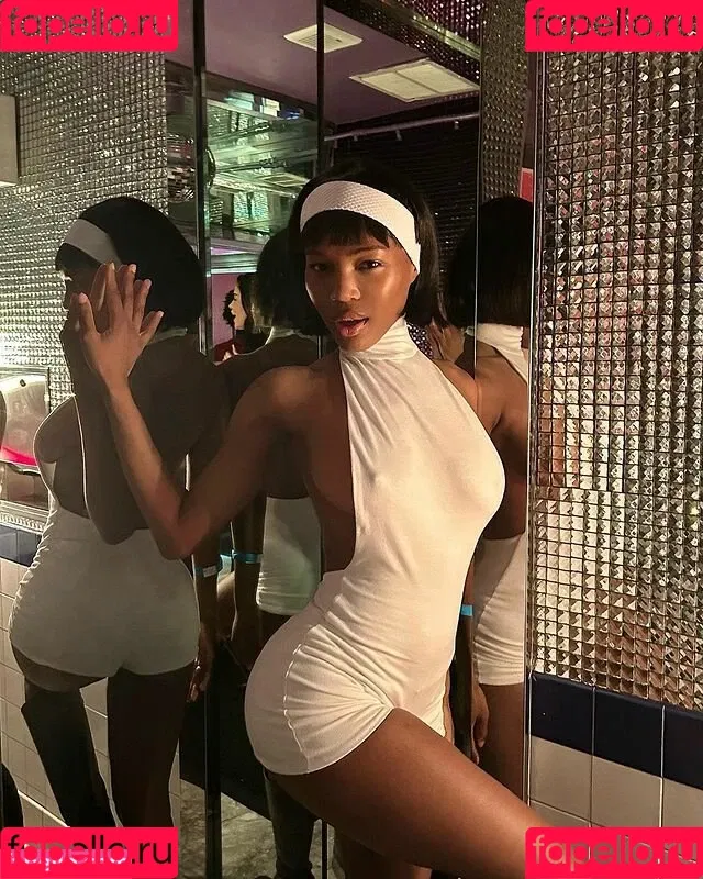 Quenlin Blackwell / quenblackwell Onlyfans Photo Gallery 