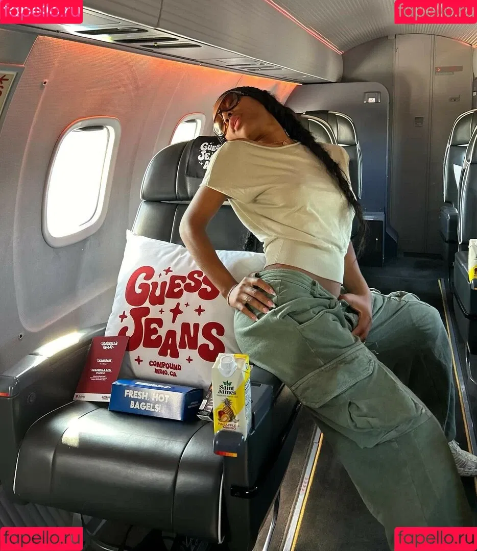 Quenlin Blackwell / quenblackwell Onlyfans Photo Gallery 