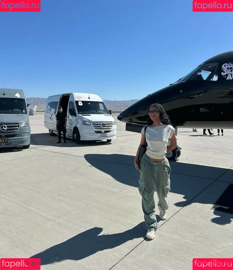 Quenlin Blackwell / quenblackwell Onlyfans Photo Gallery 