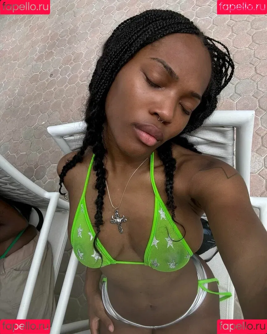 Quenlin Blackwell / quenblackwell Onlyfans Photo Gallery 