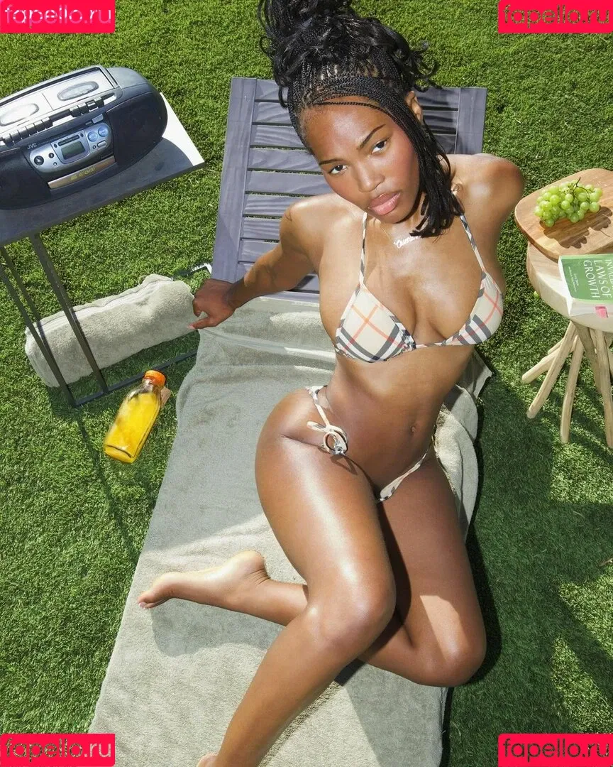 Quenlin Blackwell / quenblackwell Onlyfans Photo Gallery 