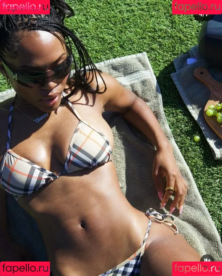 Quenlin Blackwell / quenblackwell Onlyfans Photo Gallery 