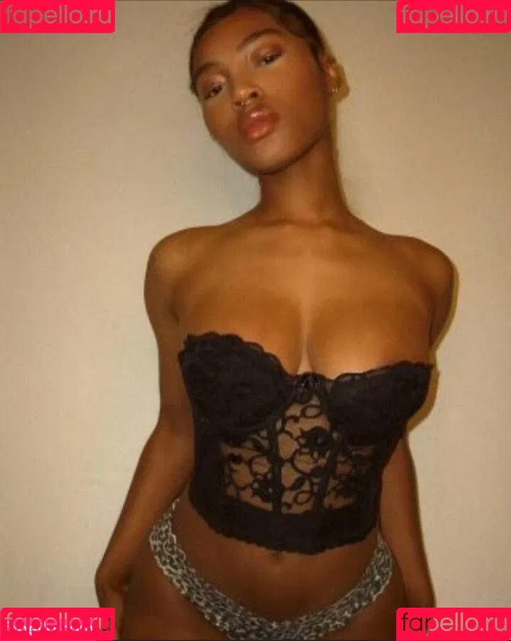 Quenlin Blackwell / quenblackwell Onlyfans Photo Gallery 