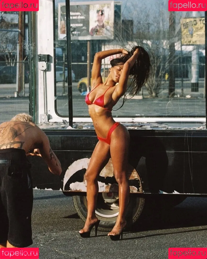 Quenlin Blackwell / quenblackwell Onlyfans Photo Gallery 