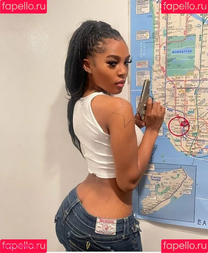 Quenlin Blackwell / quenblackwell Onlyfans Photo Gallery 