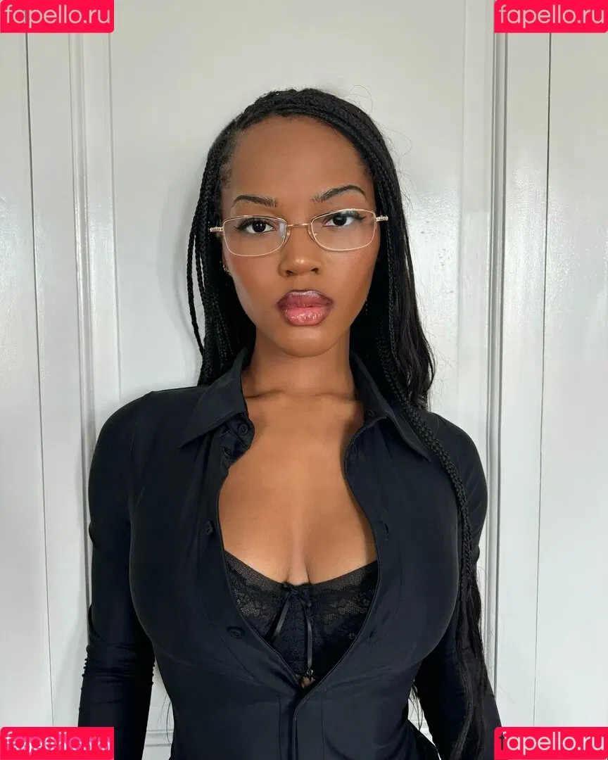 Quenlin Blackwell / quenblackwell Onlyfans Photo Gallery 