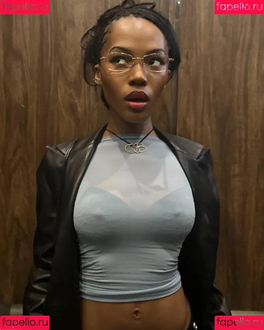 Quenlin Blackwell / quenblackwell Onlyfans Photo Gallery 